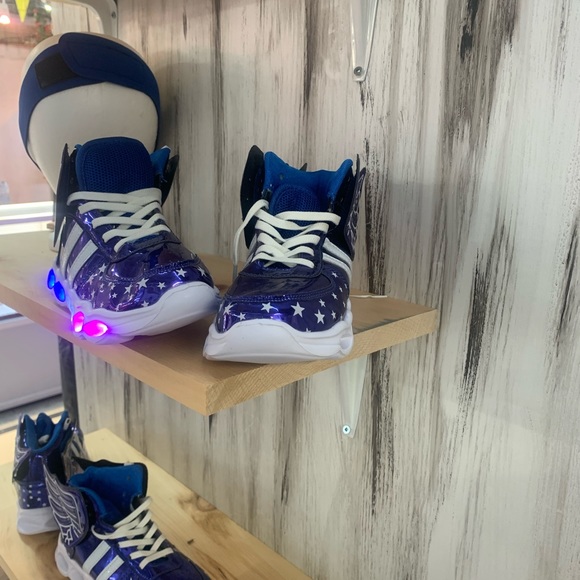 LED LIGHTS SHOES - Picture 6 of 6